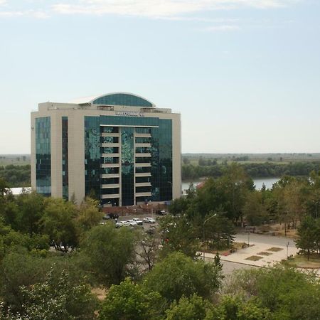 1-Комнатная Квартира На Набережной Pavlodar Luaran gambar