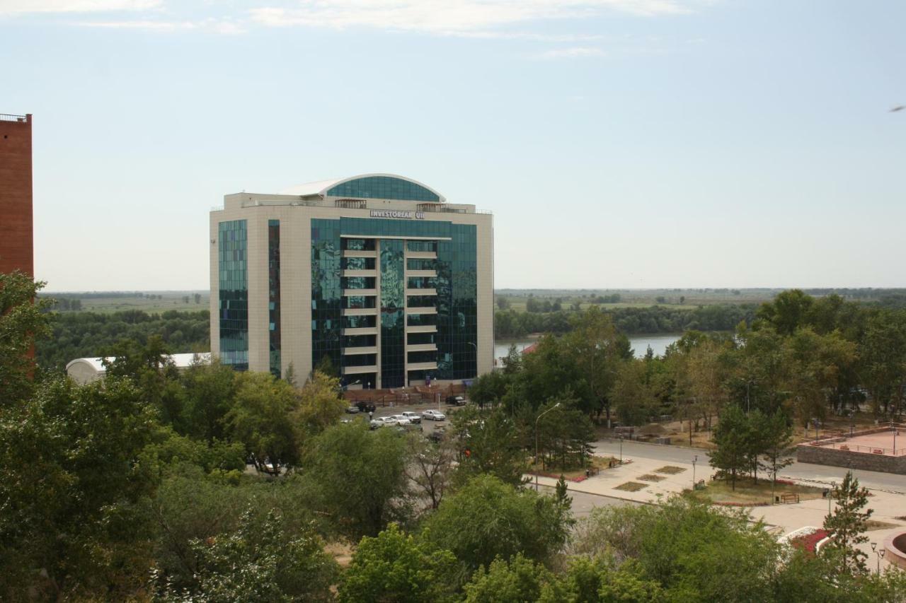 1-Комнатная Квартира На Набережной Pavlodar Luaran gambar